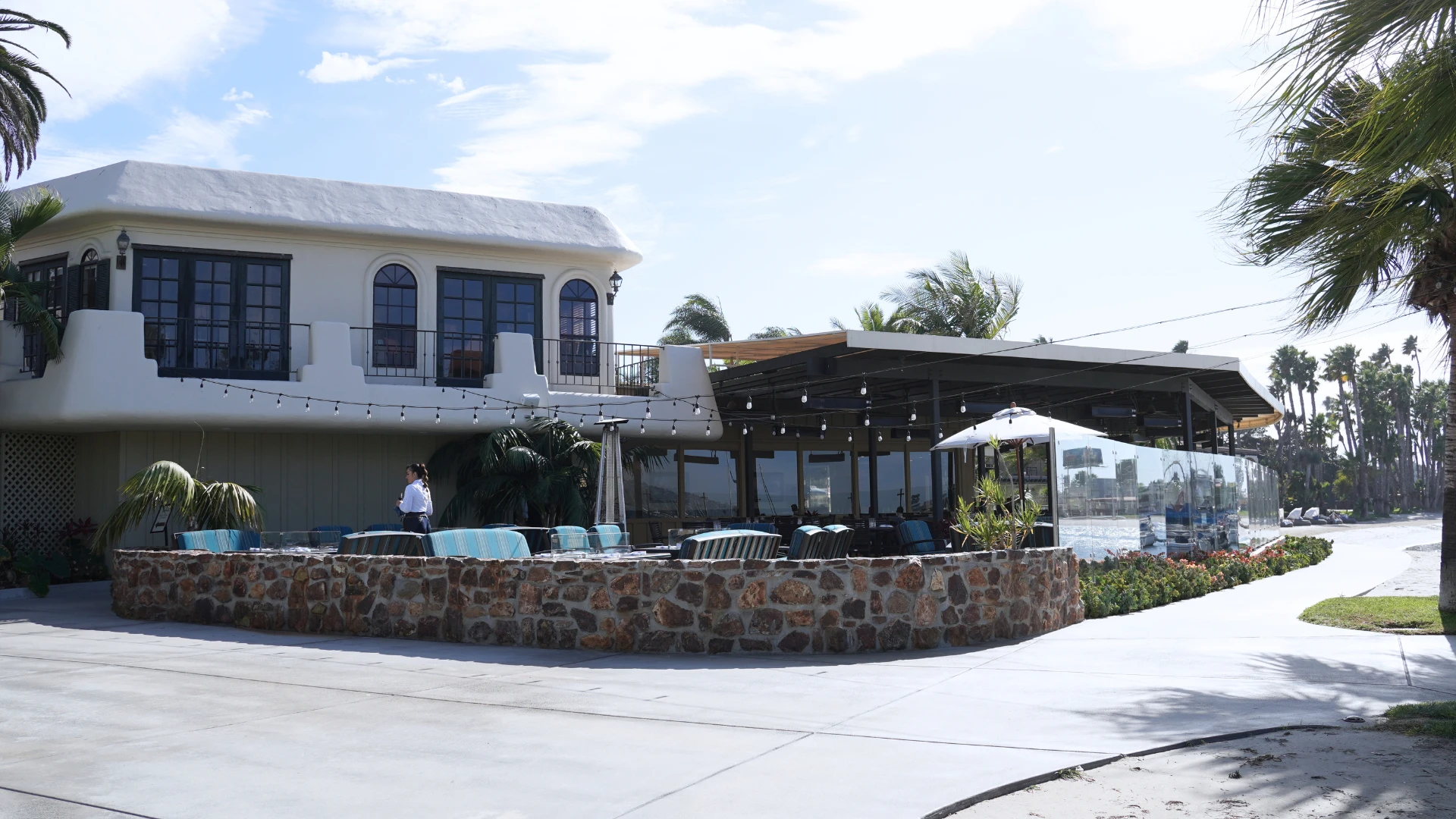 Bahia Resort Hotel 餐廳與周邊美食|營業時間、每日特別活動、價位一次看